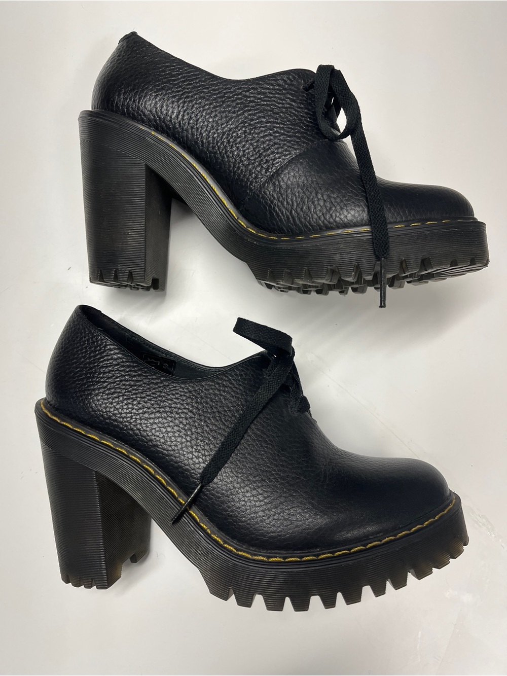 Dr. Martens Black Chunky Lace-Up Heeled Oxfords pebbled leather US 7
